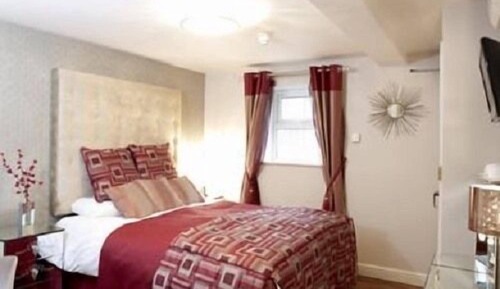 Double Room, Ensuite (Contemporary)