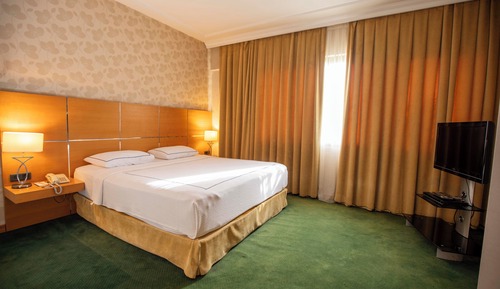 Junior Suite, Multiple Beds