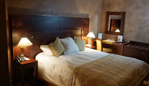 Room (Intermediate)