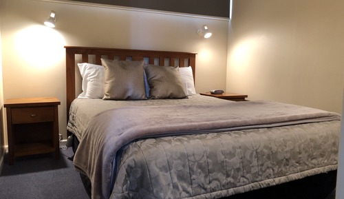 2 Room Studio Motel Unit - Lakeview