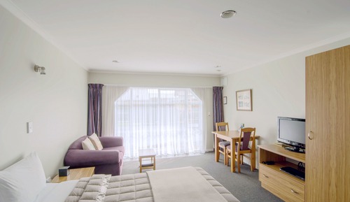 Executive Studio, 1 King Bed, Jetted Tub