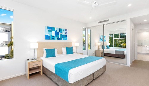 Standard Apartment, 3 Bedrooms, Pool View