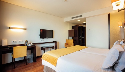 Twin Room, Balcony