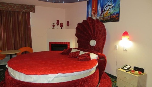 Standard Room, 1 King Bed, Jetted Tub