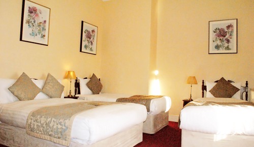 Family Room, Multiple Beds, Ensuite, City View