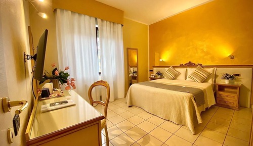 Classic Double or Twin Room, 1 Queen Bed