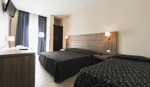 Triple Room