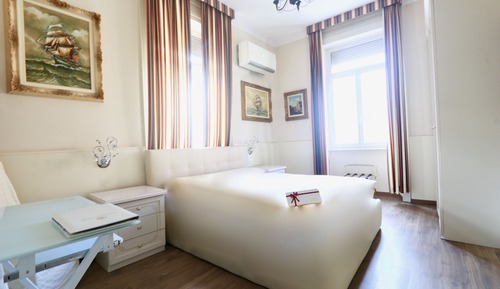 Standard Room, 1 Queen Bed