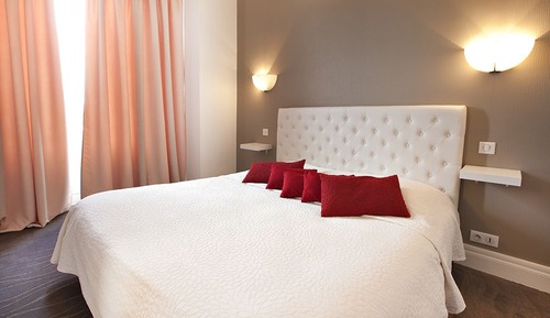 Double Room (Tempo)