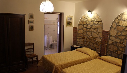 Double Room, 1 Queen Bed