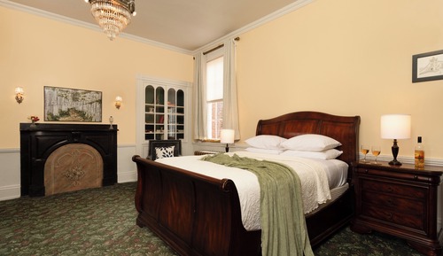 Room, Private Bathroom (English Library)