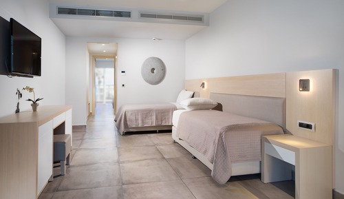 Junior Suite, Partial Sea View