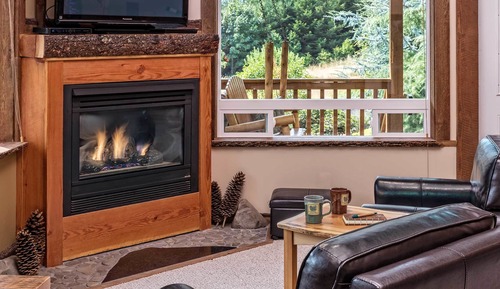 Cabin (Mount Adams)