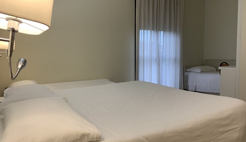 Quadruple room with disabled access