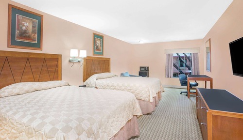 Room, 2 Queen Beds, Non Smoking, Kitchen (Kitchenette)