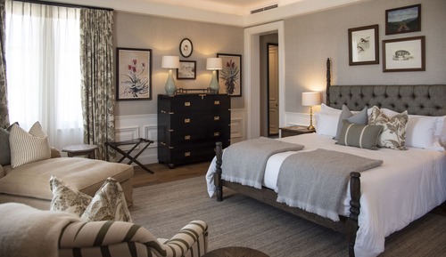 Suite, 1 King Bed, Balcony, Valley View (Manor House)