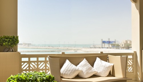 Suite (Al Mirqab)