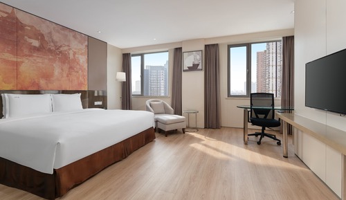 Club Room, 1 King Bed, Smoking