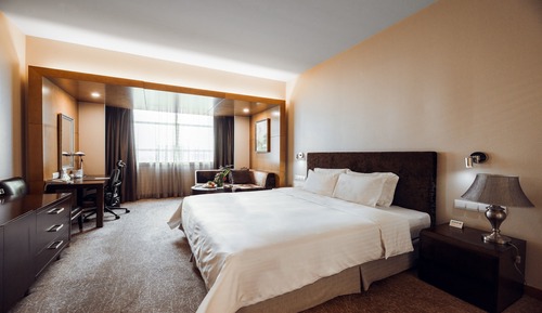 Standard Room, 1 King Bed, Club Lounge Access