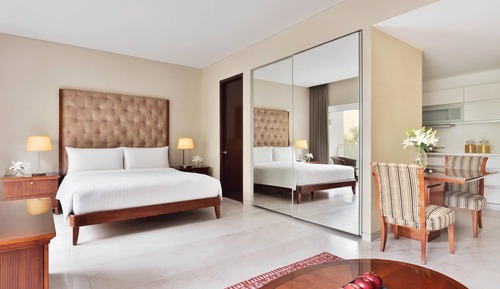 Studio Suite, 1 King Bed, Non Smoking, Balcony