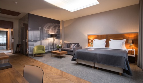 Deluxe Suite