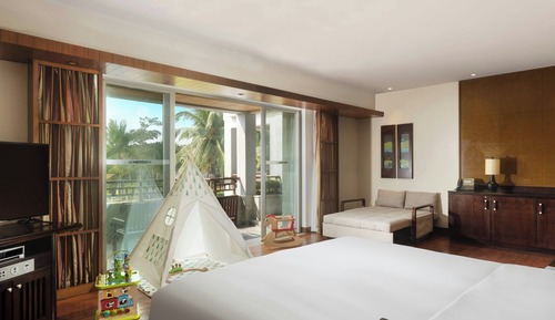 Premium Family Room, Guest Room, 1 King, Sofa Bed, Garden View, Balcony