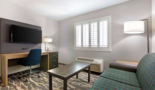 Suite, 2 Queen Beds, Non Smoking, Refrigerator & Microwave (with Sofabed)