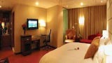 Suite, 1 King Bed, Smoking