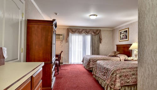 Val Kill Deluxe Room 2 Double Beds