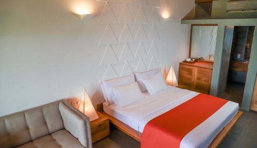 Deluxe Double or Twin Room With Lake View