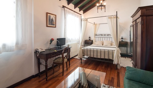 Double or Twin Room, Mountain View