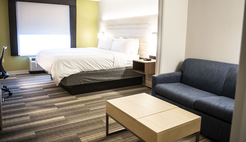 Suite, 1 King Bed, Accessible (Communications Accessible)
