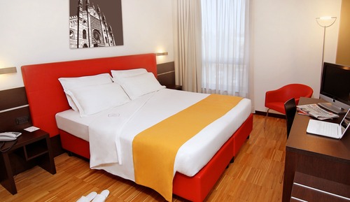 Superior Double Room Single Use, 1 Queen Bed