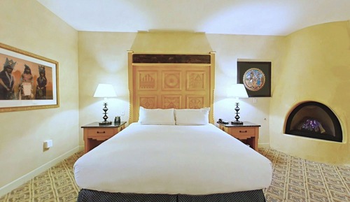 Room, 1 King Bed, Fireplace