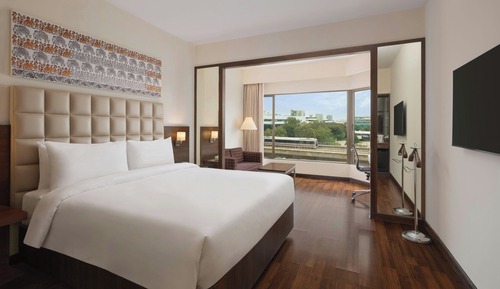 Standard Room, 1 King Bed