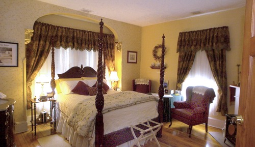  Luxury Room, 1 Queen Bed, Private Bathroom (The Haven)