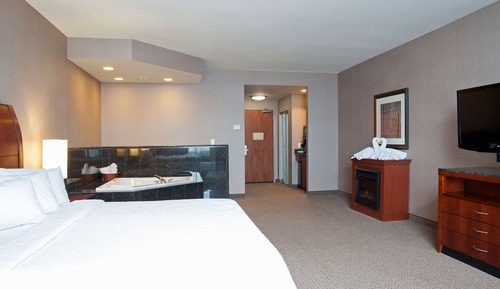 One King Suite with Whirlpool