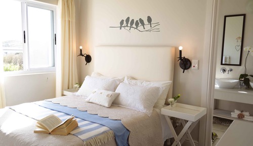 Luxury Room (Abalone)