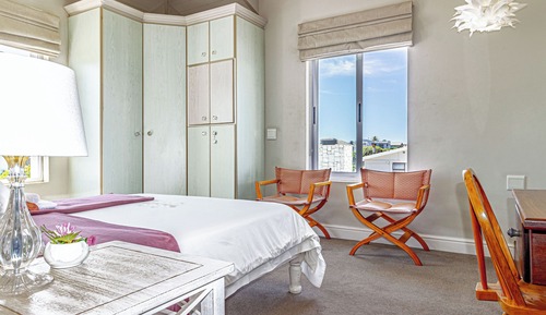 Luxury Room (Coral)