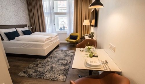 Apartment, 1 Queen Bed, Non Smoking, City View (M)