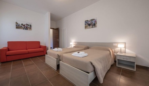 Triple Room, Multiple Beds