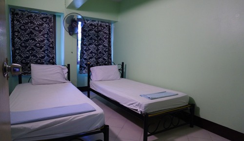 Fan Double Room with Shared Bathroom 