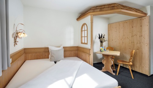 Single Room, Mountain View