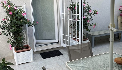 Studio, Garden View, Ground Floor