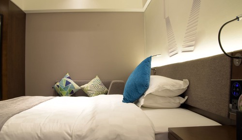 Plus Queen Room
