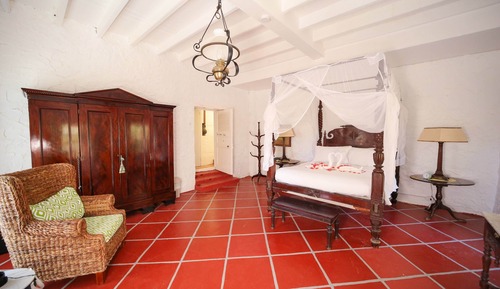 Suite, 1 King Bed (Duke)