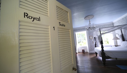 Suite, 1 Queen Bed (Royal)