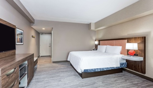 Room, 1 King Bed, Refrigerator & Microwave