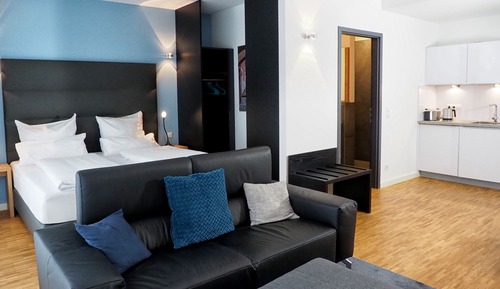 Deluxe Studio, 1 Queen Bed, Non Smoking