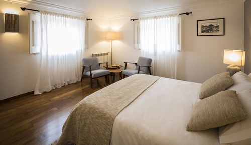 Superior Double Room, Private Bathroom (Regaleira)